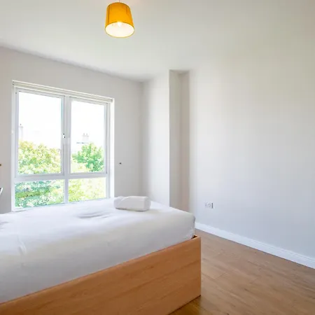54 - Spacious Townhouse By Shortstays 度假居 戈尔韦