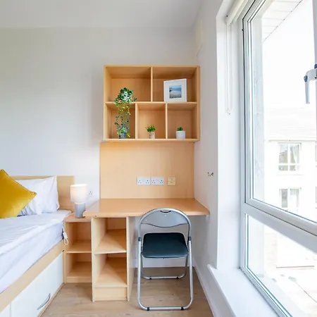 54 - Spacious Townhouse By Shortstays 戈尔韦