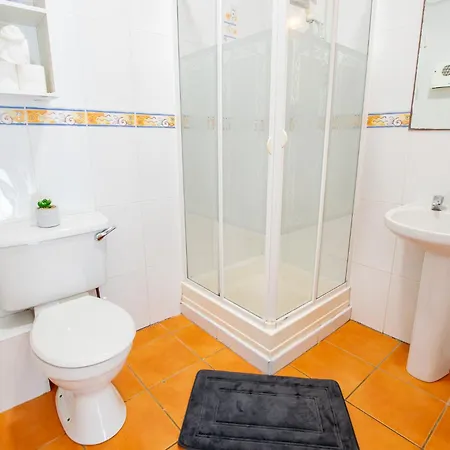 54 - Spacious Townhouse By Shortstays 度假居 *