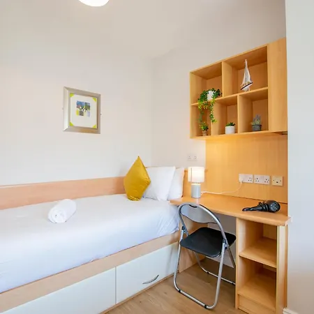 54 - Spacious Townhouse By Shortstays 度假居 戈尔韦